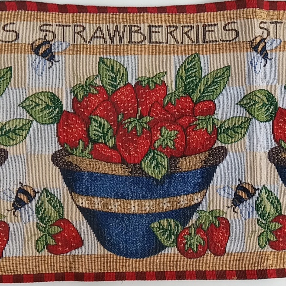 Vintage Summer Strawberry Table Runner - Picture 2 of 16